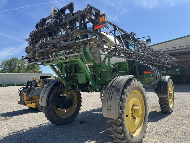 John Deere 4830