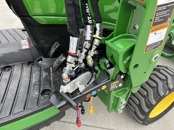 John Deere 1025R