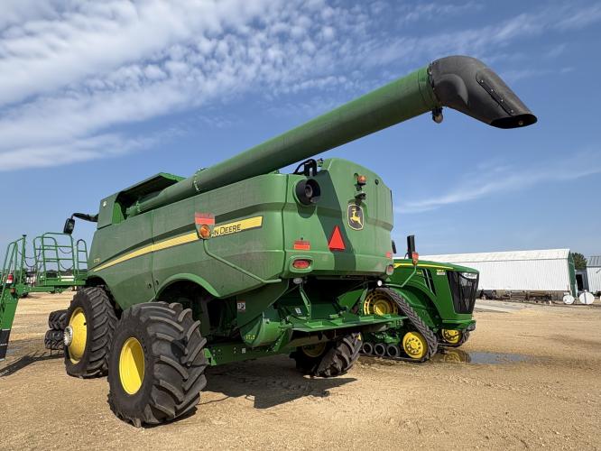John Deere S770