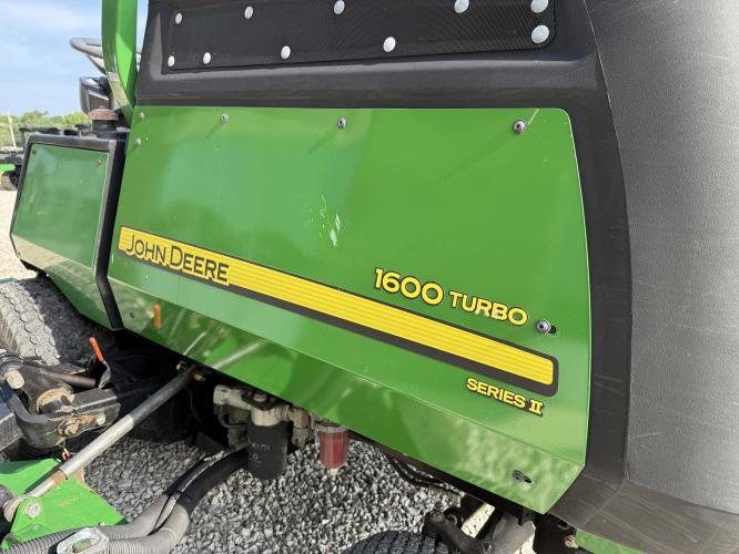 John Deere 1600