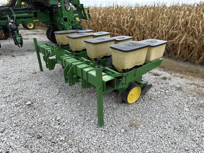 John Deere 7200