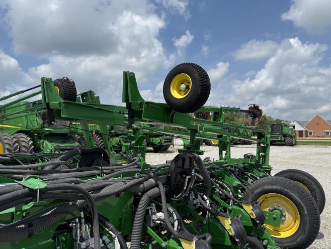 John Deere 1775NT