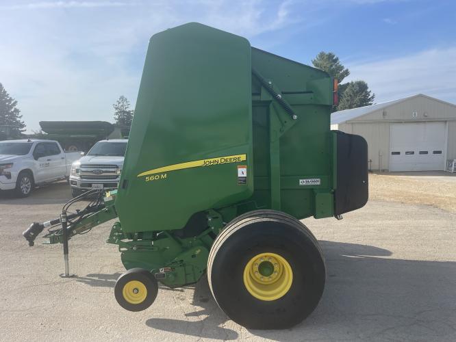 John Deere 560M