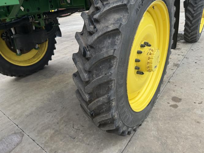 John Deere 412R