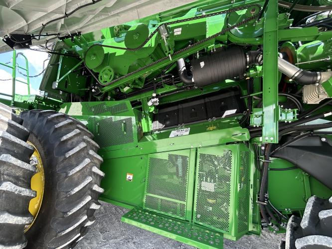John Deere S770