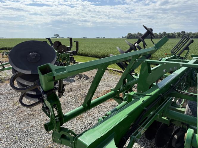 John Deere 2730