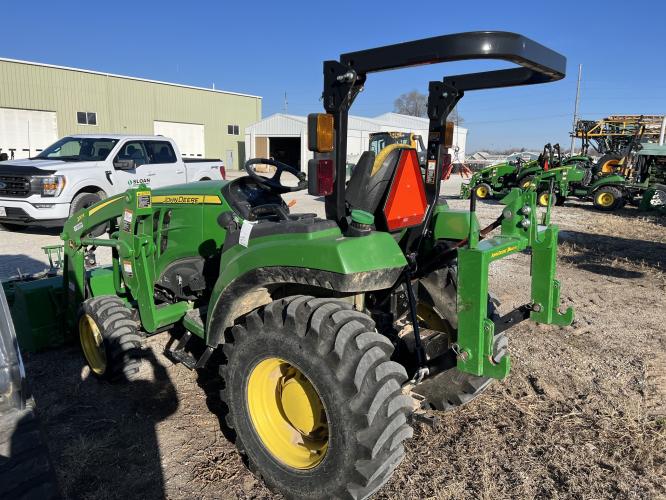 John Deere 2038R