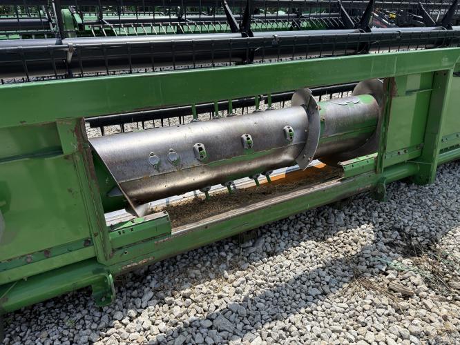 John Deere 635F