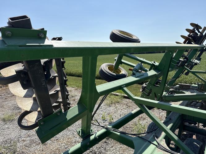 John Deere 2720