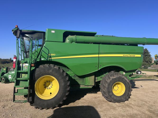 John Deere S680