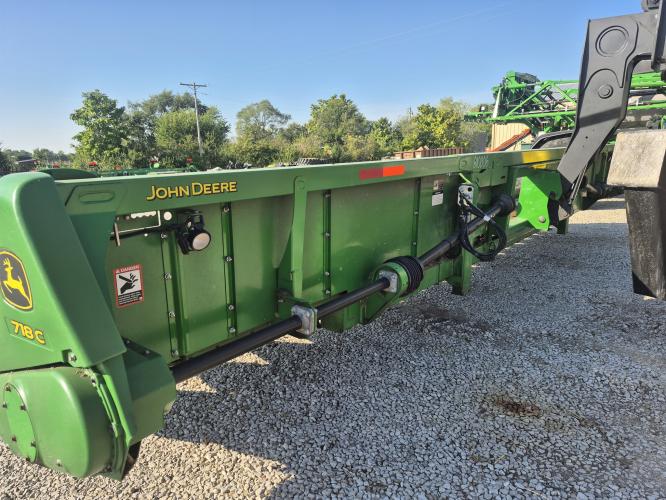 John Deere 718C