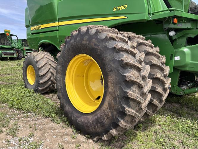 John Deere S780