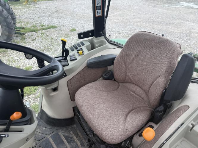 John Deere 3720