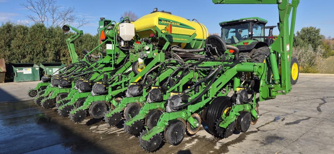 John Deere 1790
