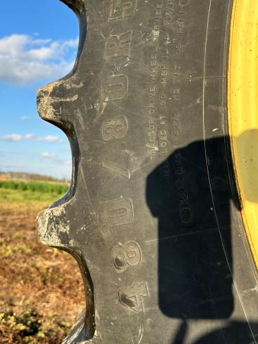 John Deere 8335R