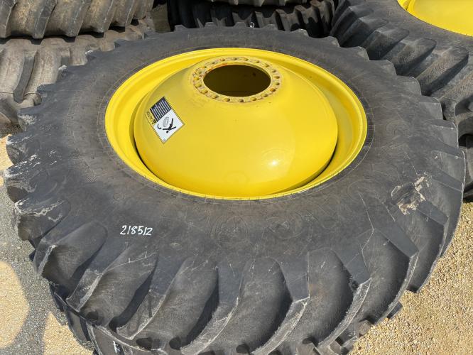 John Deere 520/85R42