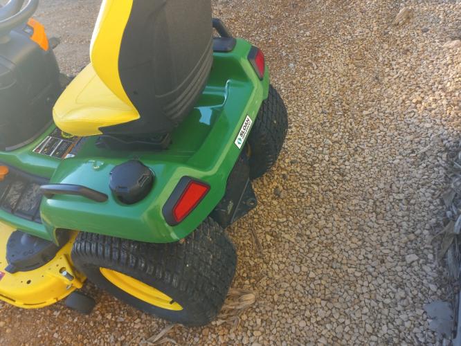 John Deere X590
