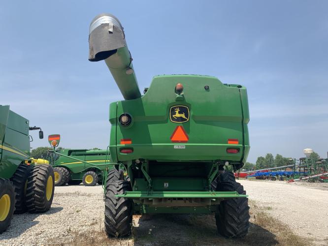 John Deere S660