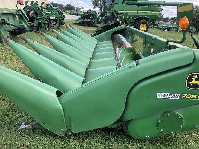 John Deere 708C