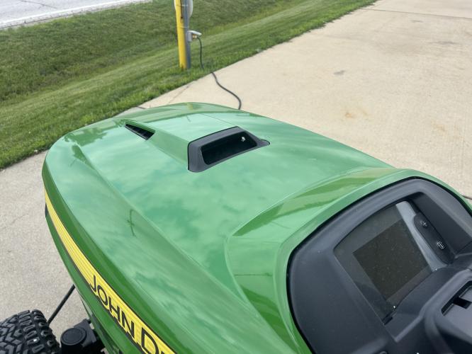 John Deere X758