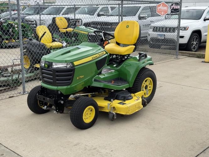 John Deere X754