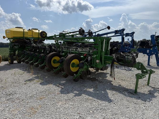 John Deere 1775NT