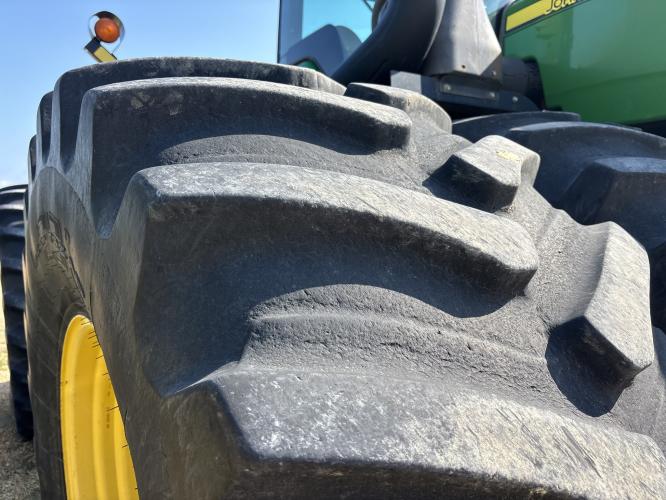 John Deere 9530