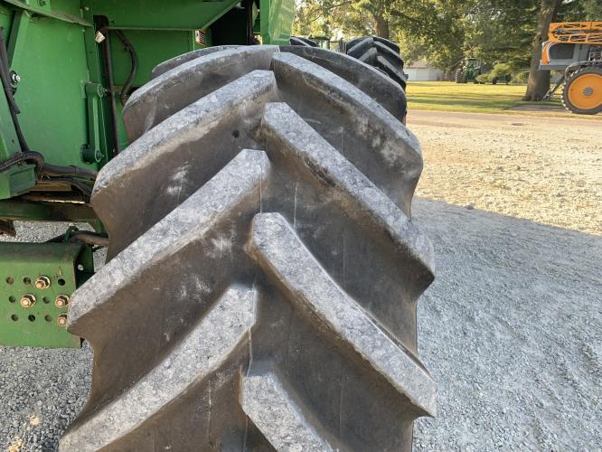 John Deere S660