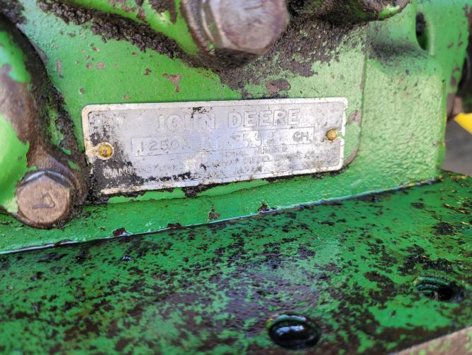 John Deere 1250