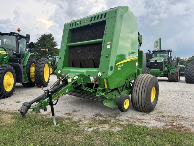 John Deere 560M