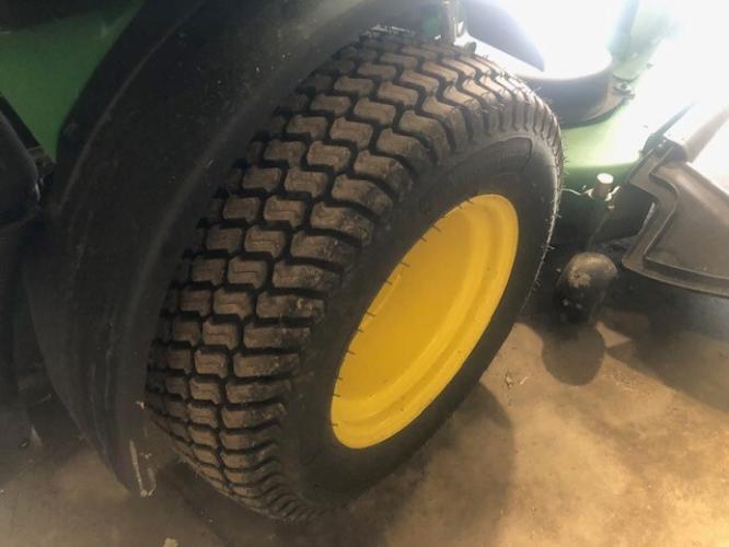 John Deere 1575