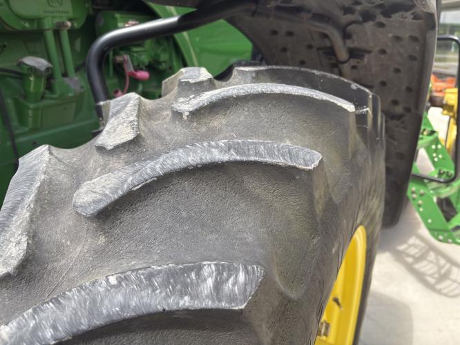 John Deere 8320