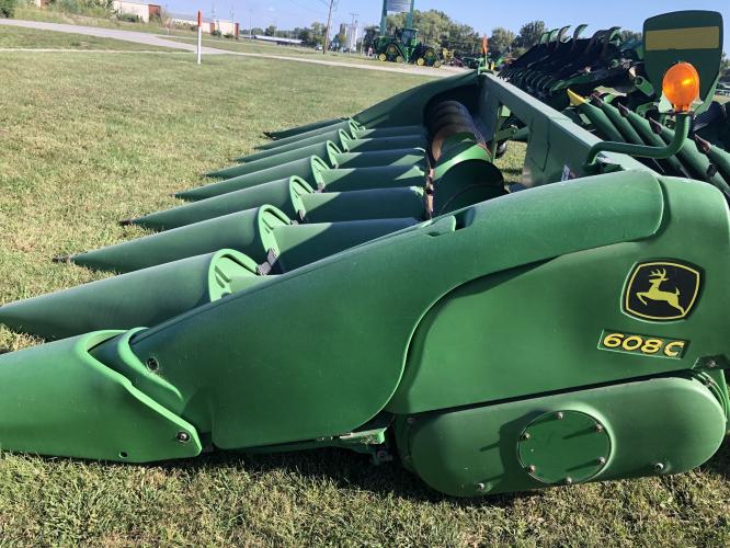 John Deere 608C