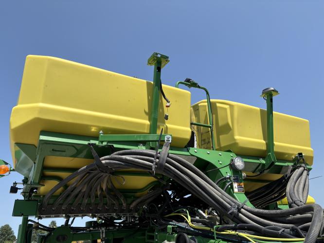 John Deere 1775NT