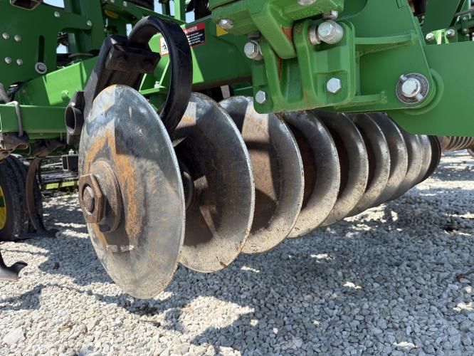 John Deere 2330