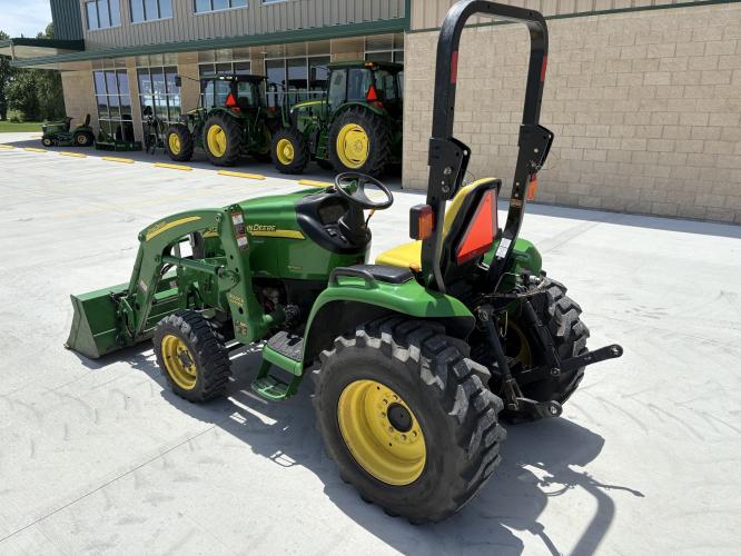 John Deere 3720