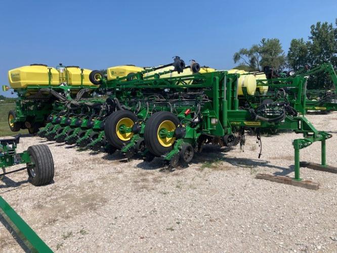 John Deere 1775NT