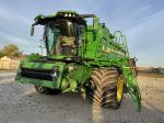 John Deere X9 1100