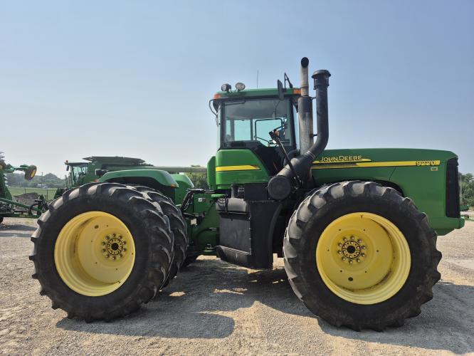 John Deere 9220