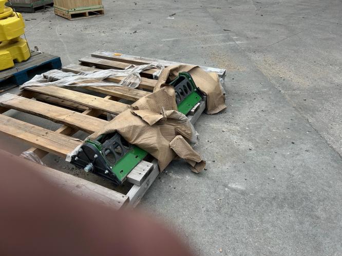 John Deere AA61447 / AA82882 50 bu CCS seed tank
