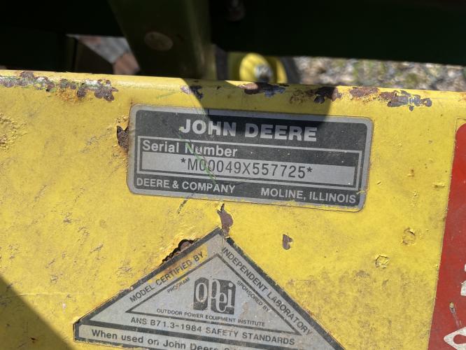 John Deere 318