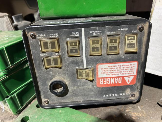 John Deere AA31443 FOLD CONSOLE