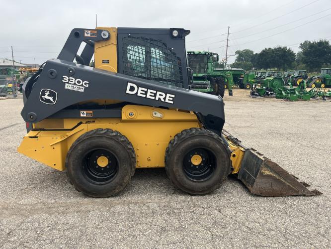 John Deere 330G