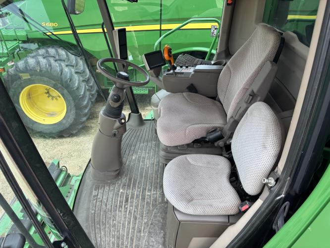 John Deere S680