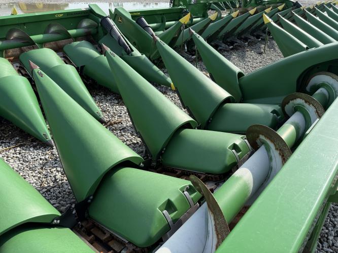 John Deere 708C
