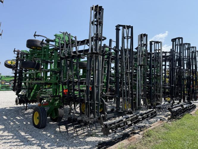 John Deere 2330