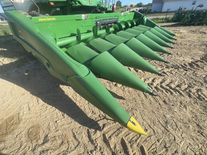 John Deere C8R