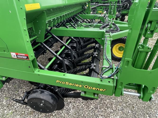 John Deere 1590