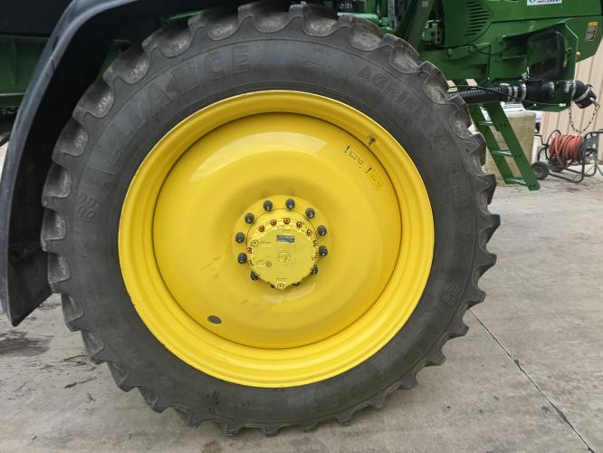 John Deere 412R
