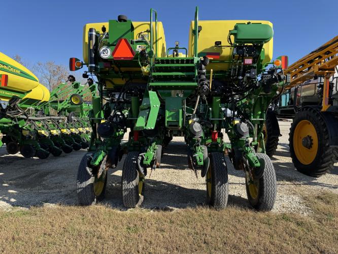 John Deere 1775NT